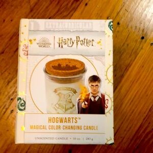 Wizarding World of Harry Potter Hogwarts Color Changing Candle